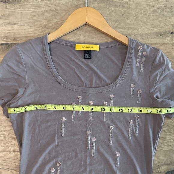 St. John Taupe Short Sleeve Tee with Embellishments - Picture 5 of 6